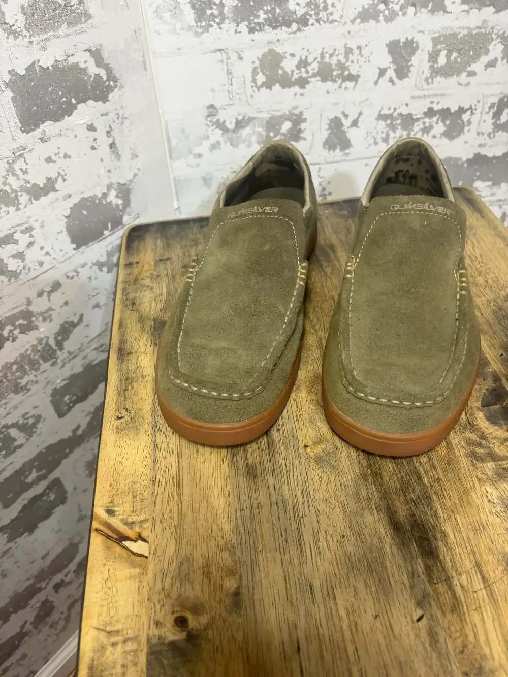 NwoB Quiksilver Men's Suede Slip-On Moccasin Loafers M8